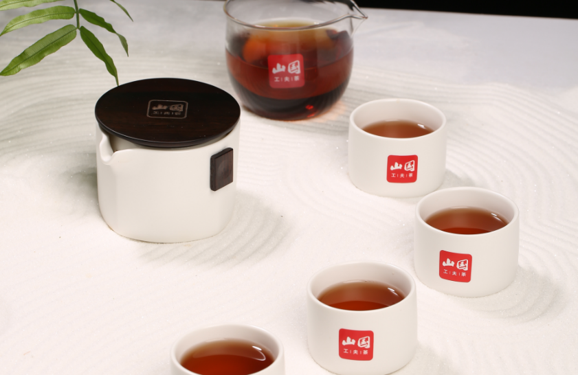 喝工夫茶，配一套精致的工夫茶具，简直相得益彰！