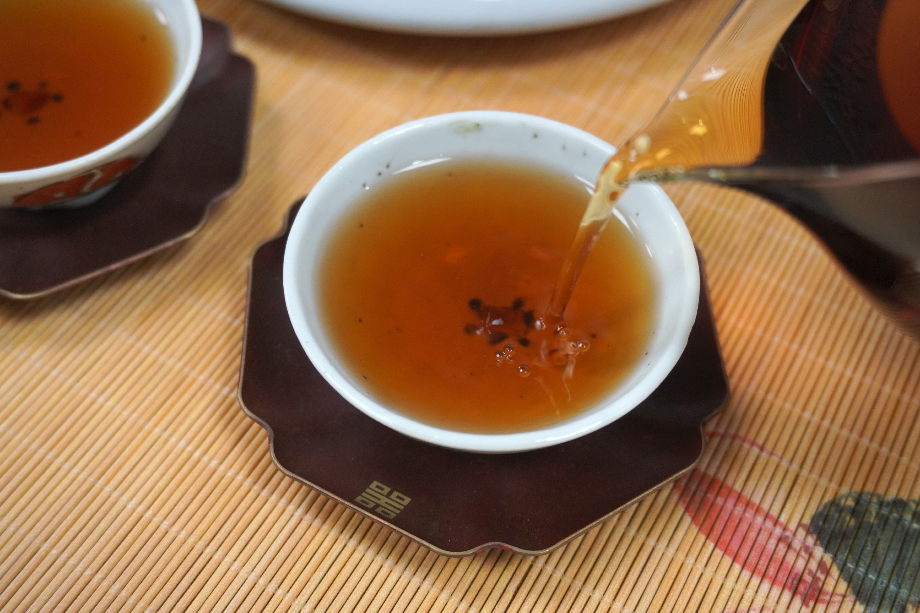 经常喝普洱熟茶的你，是否了解普洱熟茶3大经典谱系？勐海7572熟茶、下关销法沱、昆明7581熟茶，榜上有名