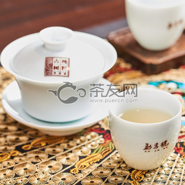  古樹純料老班章普洱茶生茶圖片1